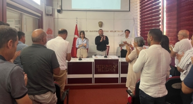 Seferihisar Meclisinde dayanışma mesajı: Ayakta alkışlandılar