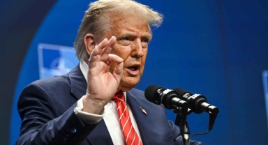 Trump: FED Başkanı derhal istifa etmeli