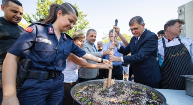 Tugay'dan 'birlik ve beraberlik' mesajı: İzmir asla mücadeleyi bırakmaz!