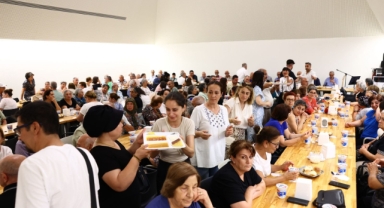 Yiğit, Cemevine konuk oldu, hayır lokmasını paylaştı