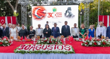 Başkan Tugay 30 Ağustos Zafer Bayramı resepsiyonuna katıldı