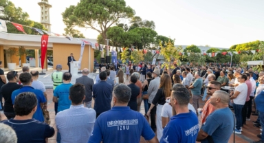 Başkan Tugay Kültürpark Göl Gazinosu’nu işçilerle açtı