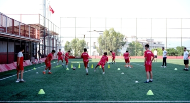 Bayraklı'da 3 bin 77 kişi yaz spor okullarında buluştu