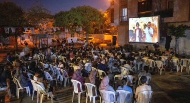 Binlerce Bornovalı açık hava sinemasında bir araya geldi
