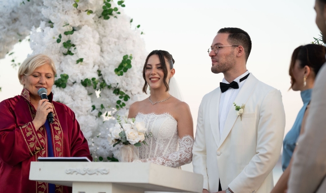 Boğaz'da aile saadeti: Selin ve Hakan evlendi!