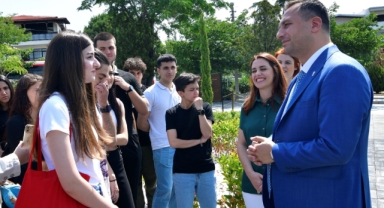 Bornova Belediyesi’nden 2 bin öğrenciye ücretsiz eğitim desteği