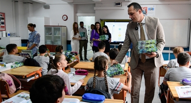 Bornova Belediyesi’nden öğrencilere kırtasiye desteği!