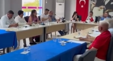 Foça Meclisinde şoke eden iddia: belediye dükkanlarına mı çöküyorsunuz?