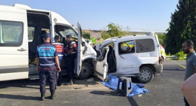 İzmir'de feci kaza: 1 ölü, 13 yaralı