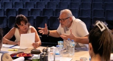 İzmir Şehir Tiyatroları 'Cadı Kazanı'nın provalarına başladı