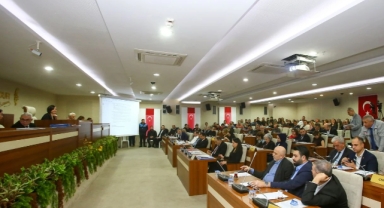 Karabağlar'da AK Parti'den 'görevden alma' iddiası!