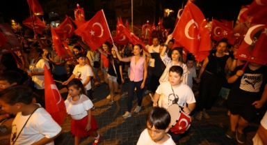 Selçuk'ta 30 Ağustos sevinci: Zafere Uyanan Gece