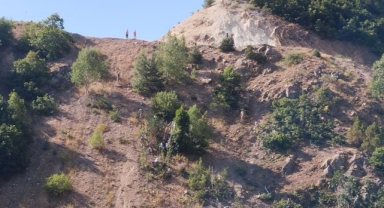Tarım işçilerini taşıyan minibüs uçuruma yuvarlandı: 3 ölü, 4’ü ağır 18 yaralı