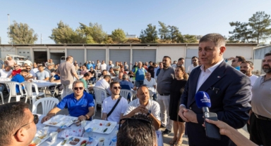 Tugay emekçilerle bir araya geldi... Zor günleri birlikte aşacağız!