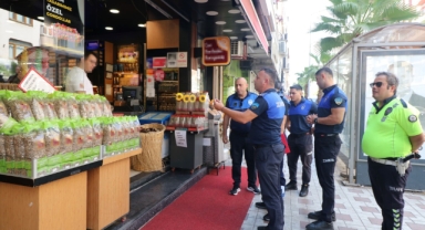 Zabıtadan kaldırım işgali denetimi