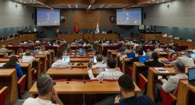 30 yaş üstü vatandaşların öğrenci kartları iptal edilmişti... Meclisten yeni karar geçti!