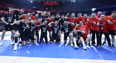 A Milli Erkek Voleybol takımı namağlup son 16 turuna yükseldi