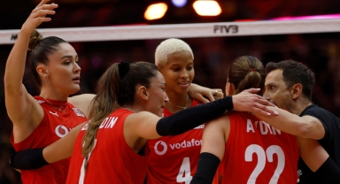 A Milli Kadın Voleybol Takımı, Dünya Şampiyonası’nda yarı final için sahada