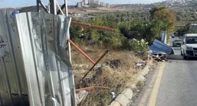 Başakşehir’de feci kaza: Bariyerden kopan demir şoförün bacağına ok gibi saplandı