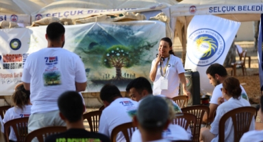 Başkan Sengel gençlere Efes Tarlası Yaşam Köyü’nü anlattı