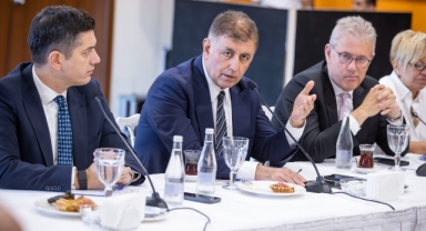 Başkan Tugay İEKKK toplantısında konuştu: İzmir kabuğuna sıkışmamalı!