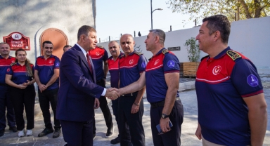 Başkan Tugay İtfaiye Haftası’nda itfaiye personeli ile buluştu
