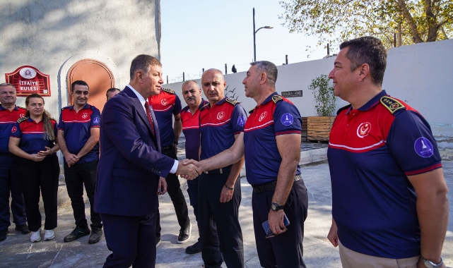 Başkan Tugay İtfaiye Haftası’nda itfaiye personeli ile buluştu