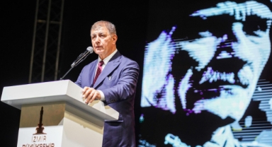 Başkan Tugay: Özgürlüğümüzü şehitlerimizin canına ve gazilerimizin cesaretine borçluyuz