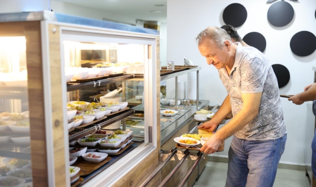 Buca'da üzüm bağından Kent Lokantaları’na uzanan tatlı dayanışma