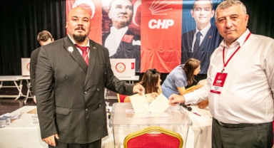 CHP Güzelbahçe'de Onur Günay Kongresi'yle Devrim Seyrek güven tazeledi