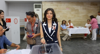 CHP İLÇE KONGRESİ’NDE İPEK ONBAŞIOĞLU GÜVEN TAZELEDİ