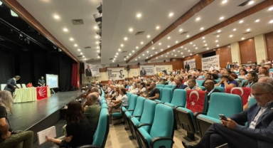 CHP Konak'ta iki adaylı kongre… Ne mesajlar verildi?