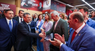 CHP Lideri Özgür Özel: “Saldırılara Karşı CHP Bir Bütündür, Bir Avuç Aparat ve AK Parti Yargı Kollarının Karşısındadır”