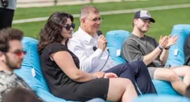 Çünkü İzmir gençleriyle güzel