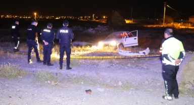 Ehliyetsiz ve alkollü sürücü boş araziye uçtu!