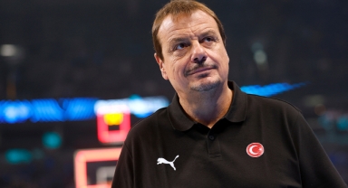 Ergin Ataman Avrupa Şampiyonası’nın en iyi başantrenörü seçildi