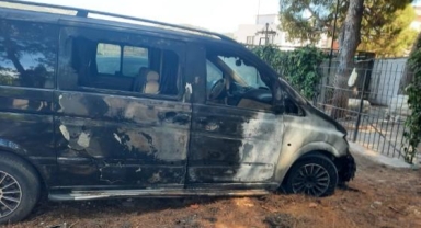 Foça'da korkutan yangın... Araç sahipleri yerel yönetime tepkili!