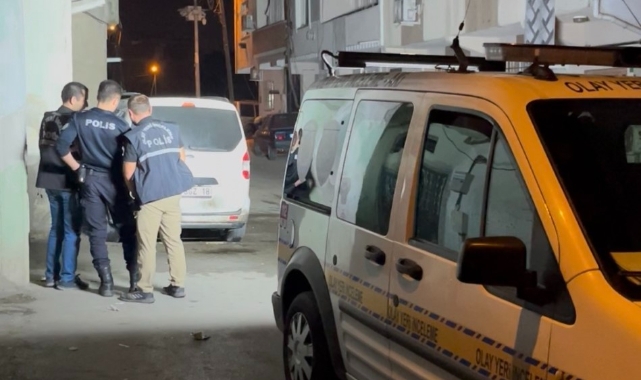 Gece yarısı husumetlisinin aracını kundakladı