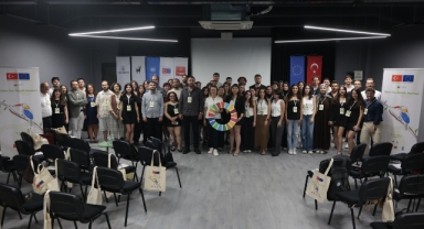 Gençler iklim eylemi için Konak’ta zirve yaptı