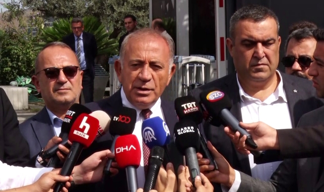 Gürsel Tekin CHP’nin Sarıyer’deki binasına geldi