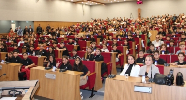 İzmir Çocuk Meclisi başvuruları başlıyor!