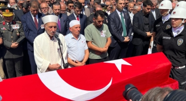 İzmir'de şehit düşen polislere son görev!