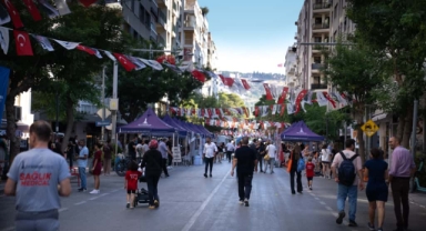 İzmir’de yayalar Otomobilsiz Kent Günü’nün keyfini sürdü