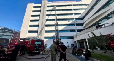 İzmir İtfaiyesi Torbalı’daki hastane yangınına müdahale etti