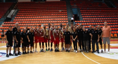 Karşıyaka Basketbol, Makedonya'da kupa kazandı