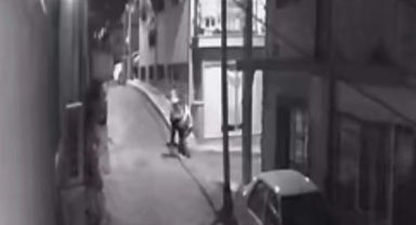 Kavgada boğazından bıçak darbesi alan adam hayatını kaybetti