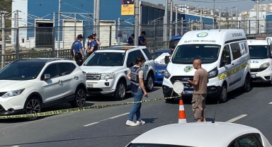 Küçükçekmece'de sır olay! Park halindeki araçtan ceset çıktı