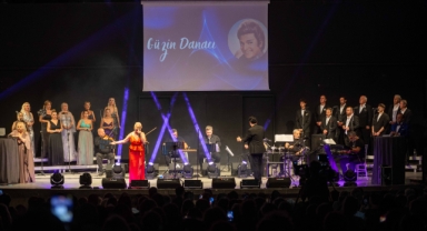 Zeki Müren şarkılarıyla masal tadında gece