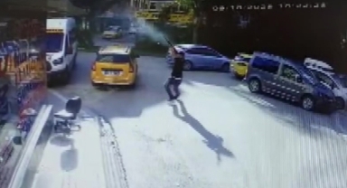 Kafeye otomatik tüfekle saldırı!