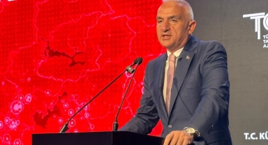 Bakan Ersoy üçüncü çeyrek turizm verilerini açıkladı!